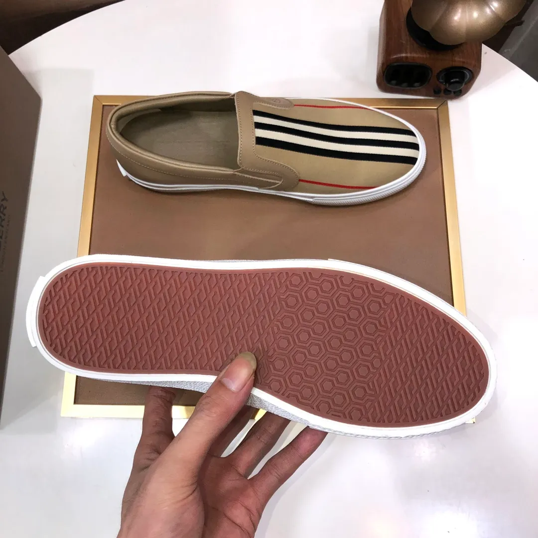 Men's shoes 💰480💰 [Burberry] (cowhide lining) classic low-top sneakers｜Imported cowhide with classic plaid fabric｜Cowhide lining｜Original outsole｜Fine workmanship and comfortable to wear Size: 38-44 (customized at 45)